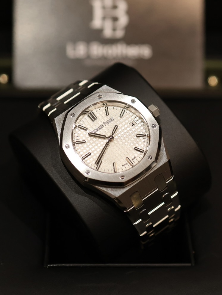 Audemars Piguet Royal Oak White Dial 34 mm 77450 ST