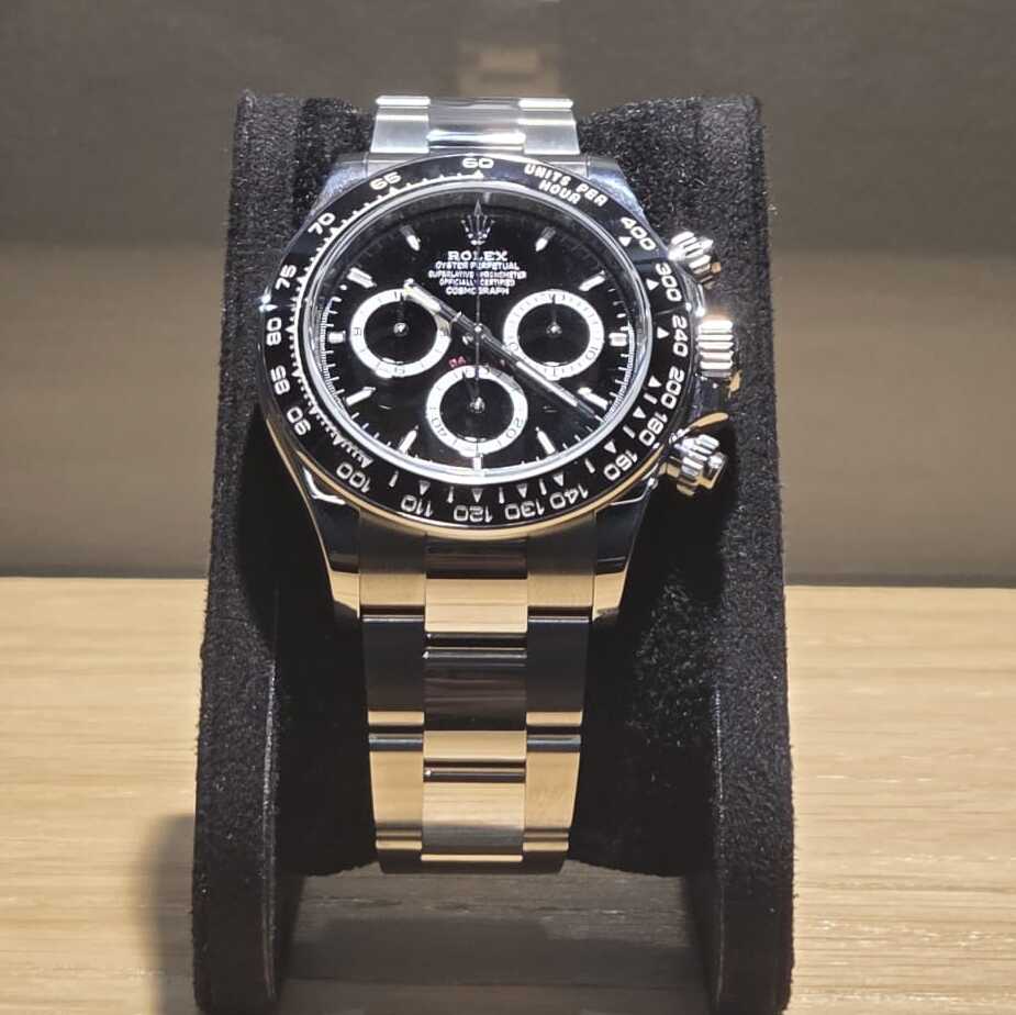 Rolex Cosmograph Daytona  Black Dial 126500 LN